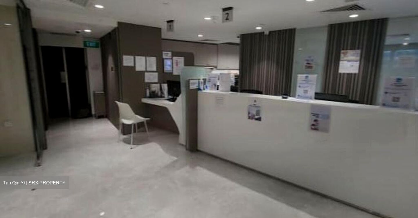 100 Am (D2), Office #459651181